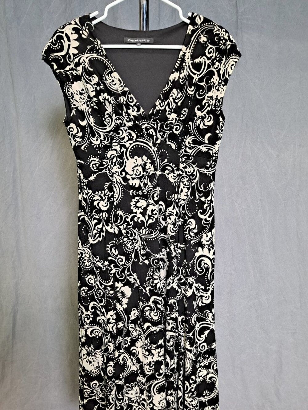 Sleeveless V-Neck Floral Dress